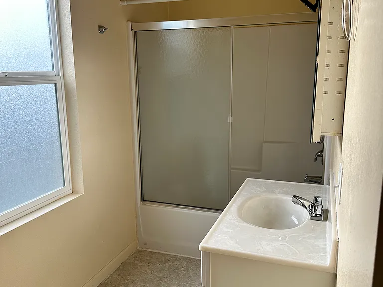 1430 Union St — Photo 7