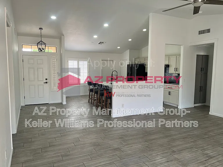 2447 S 80th Ln — Photo 6