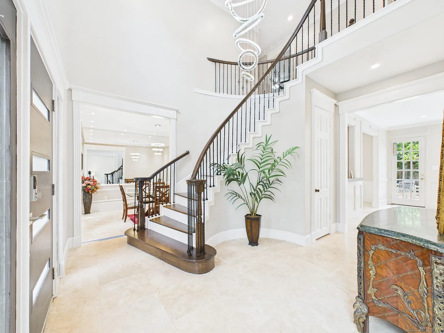 4 bed, 3.5 bath, 4006 sqft, $4,700 — Photo 3