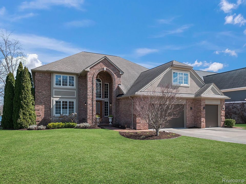 1st image of 4864 Driftwood Dr