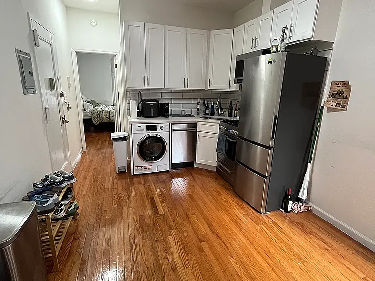 321 E 93rd St #5E — Photo 1