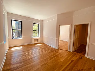 Rented by Metropolis Real Estate of Manhattan