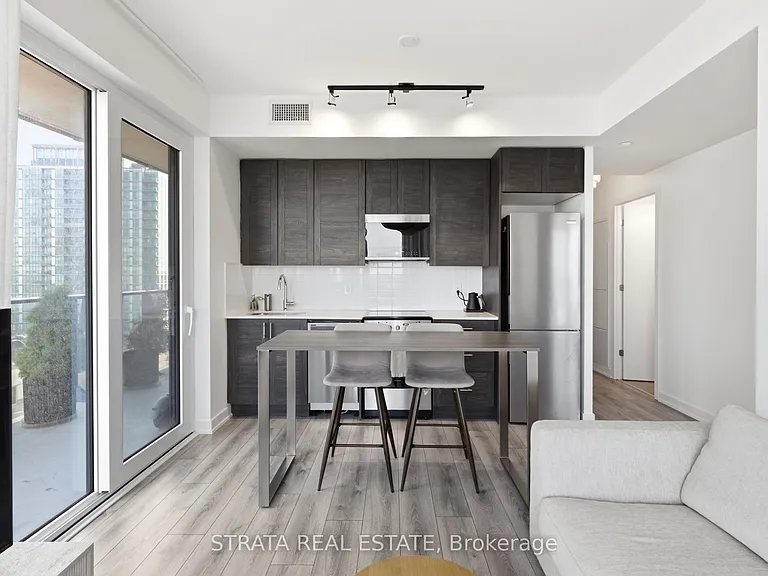 15 Ellerslie Ave #708 — Photo 5