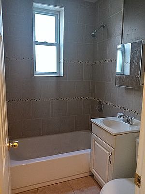 2nd image of 259 E 46th St Floor 1