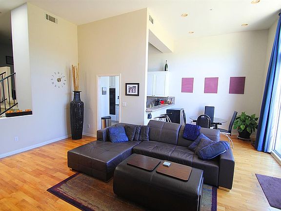 5th image of 12917 Valleyheart Dr Unit 9