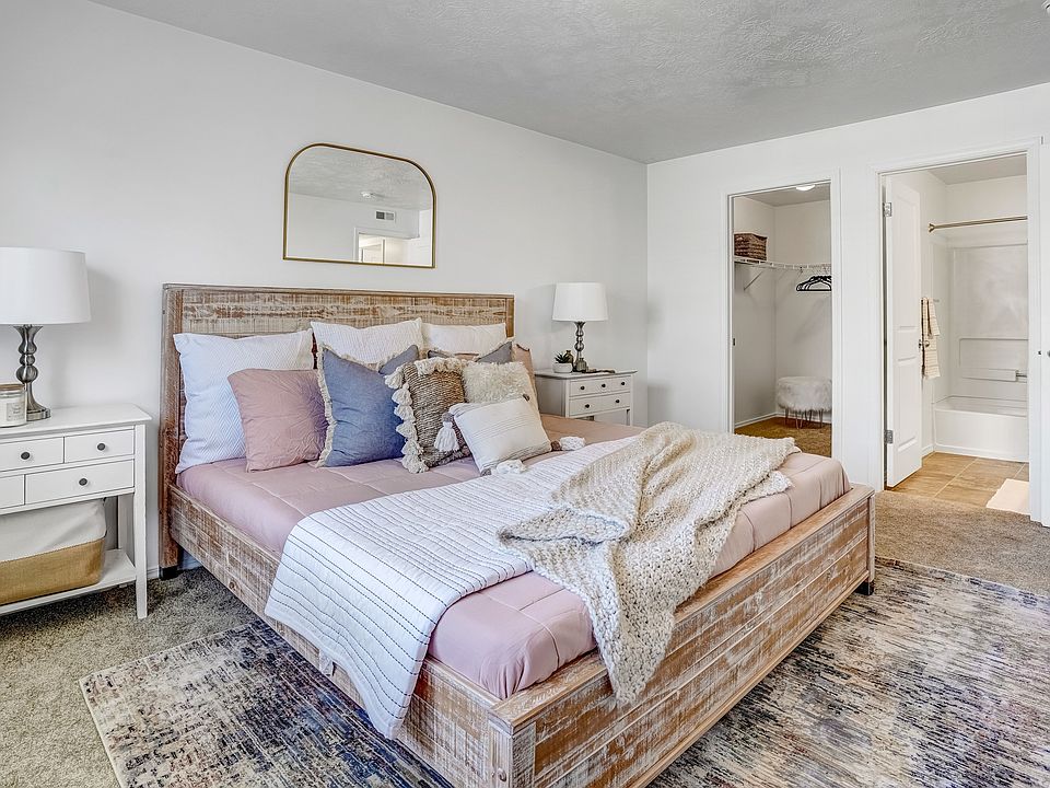 Large Bedrooms That Fit King Beds