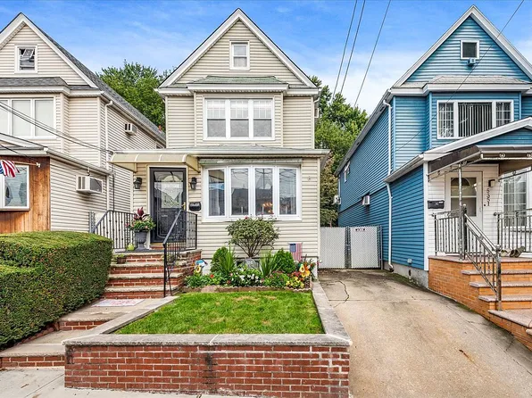 5347 66th St, Maspeth, NY 11378