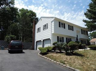 35 Midwood Ave, Edison, NJ 08820