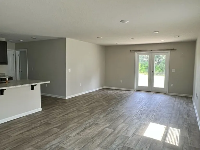 635 Earl Godwin Rd — Photo 3