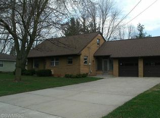 1739 Baldwin St, Jenison, MI 49428