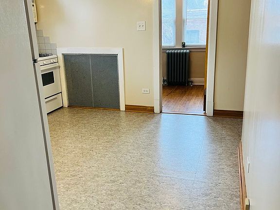 4th image of 3455 N Normandy Ave #1