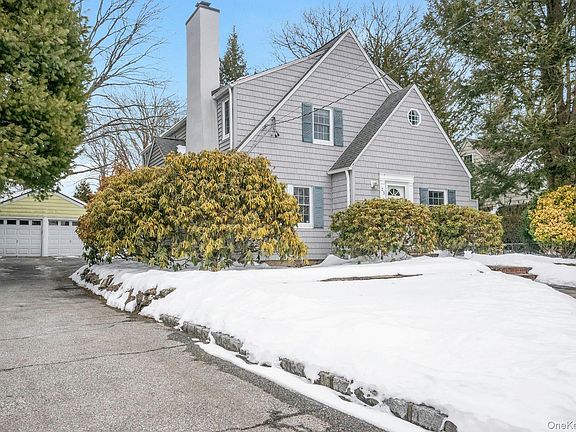 2nd image of 25 Maple Road