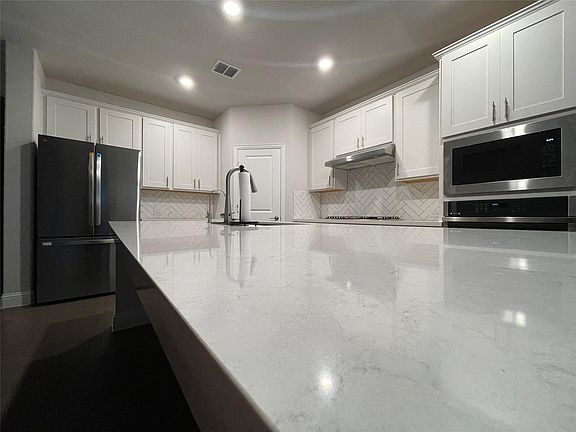 5th image of 1905 Botticelli Dr