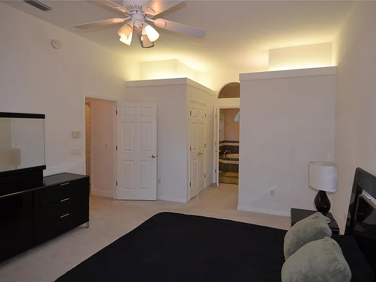 79 NW 48th Blvd — Photo 19
