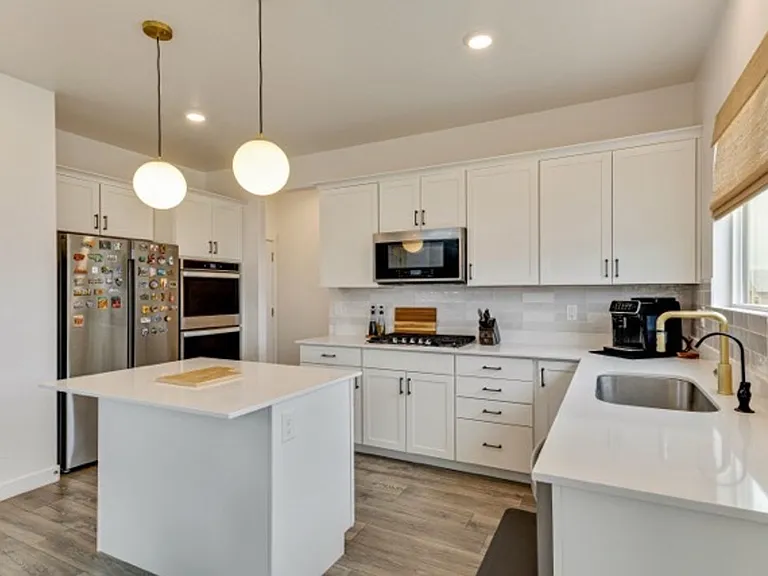 994 S 4090 W — Photo 18