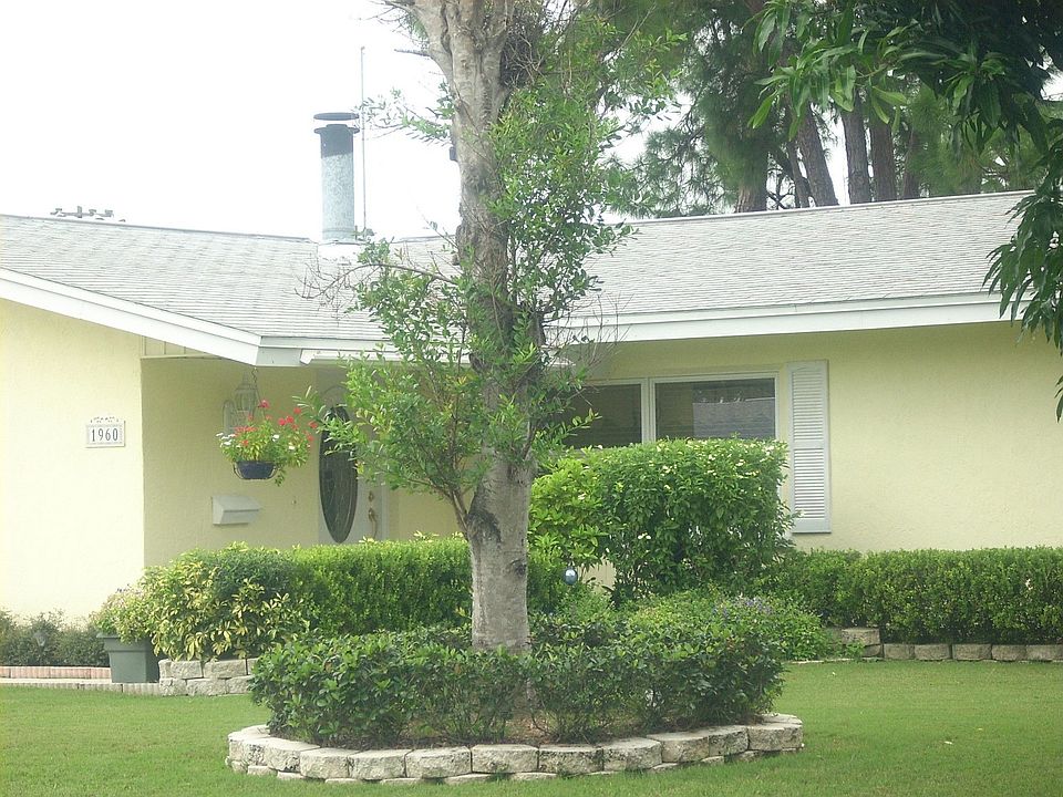 1st image of 1960 74th Ave N