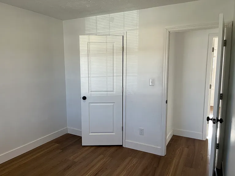 3768 Niagara Dr — Photo 20