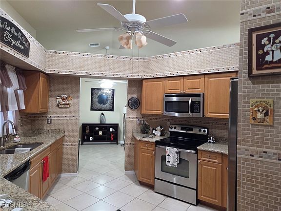 5th image of 1725 SW 49th Ln
