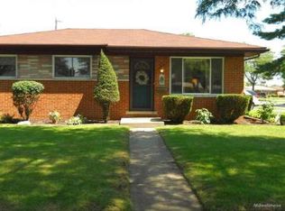 32710 Ridgefield Ave, Warren, MI 48088