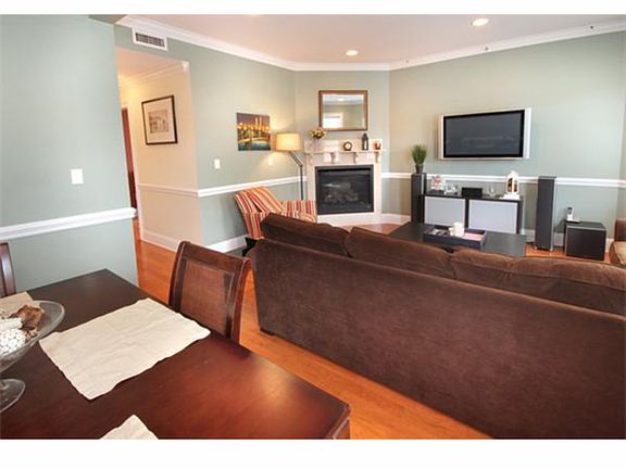 4th image of 703 E 5th St #2