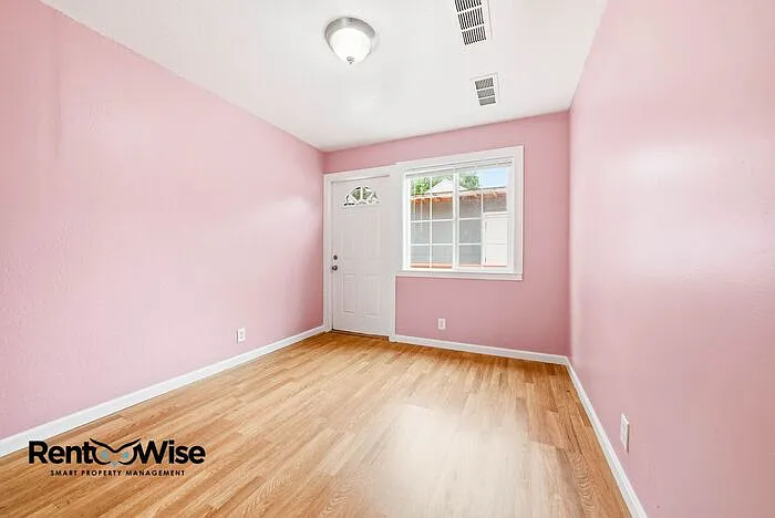 657 Hurlingame Ave — Photo 19