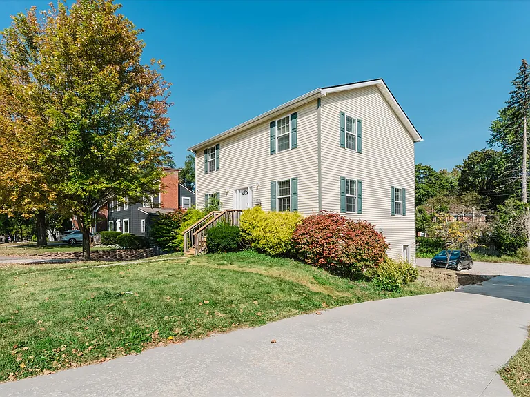 1210 Washtenaw Ave — Photo 2