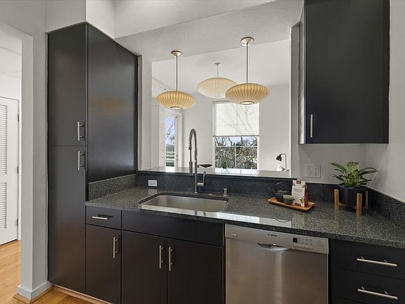 3rd image of 1066 41st Ave Unit A303