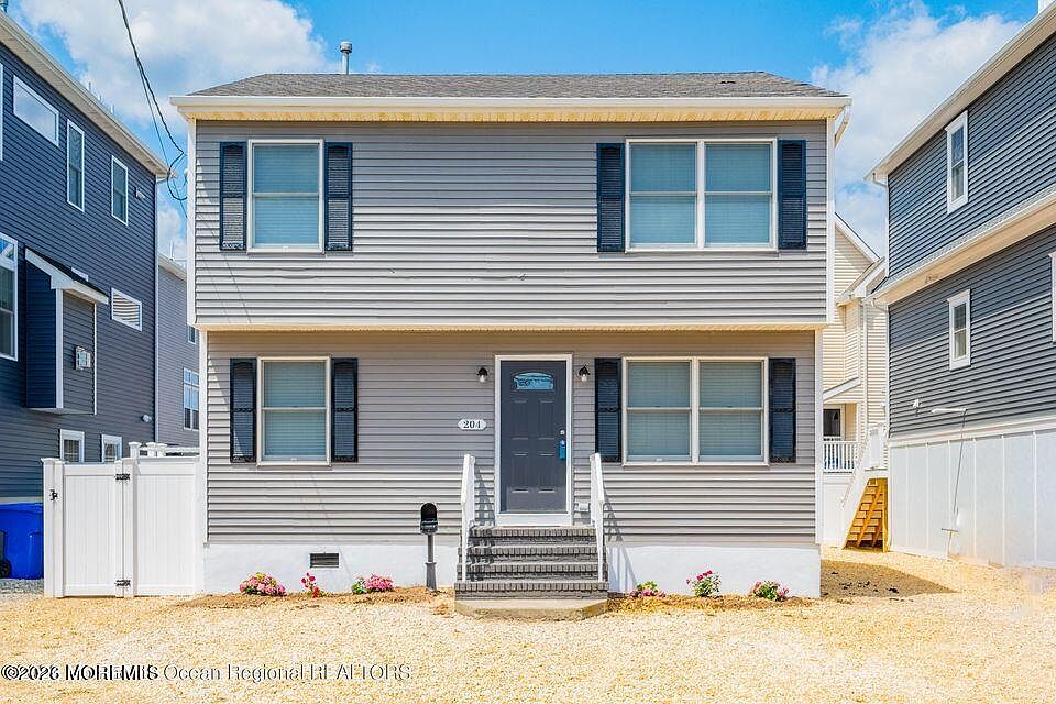 1st image of 204 Coolidge Avenue