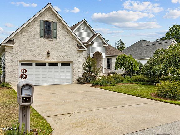 2nd image of 1605 Muirfield Dr