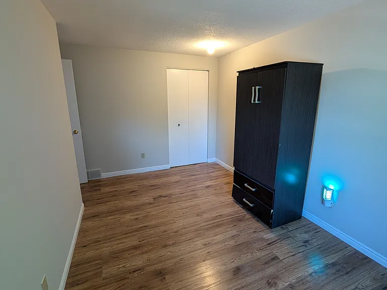 61 Ashley Cres — Photo 21
