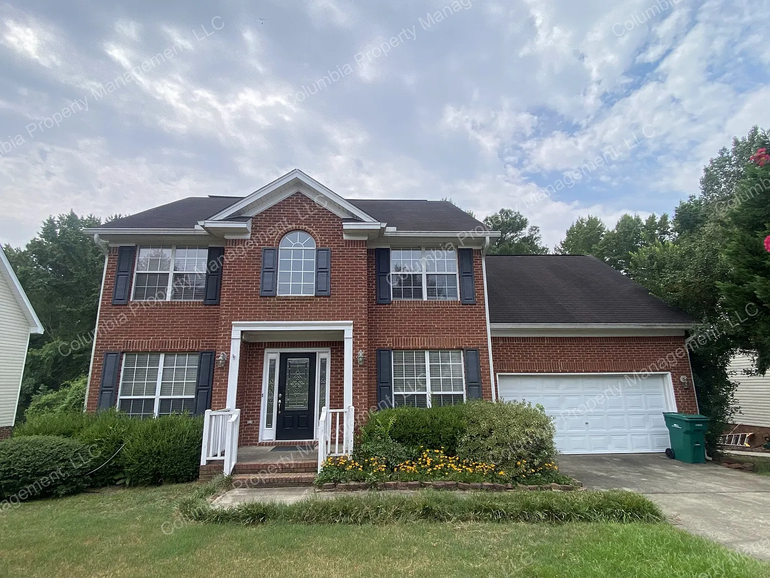 3 bed, 2.5 bath, 2200 sqft, $2,200 — Photo 1