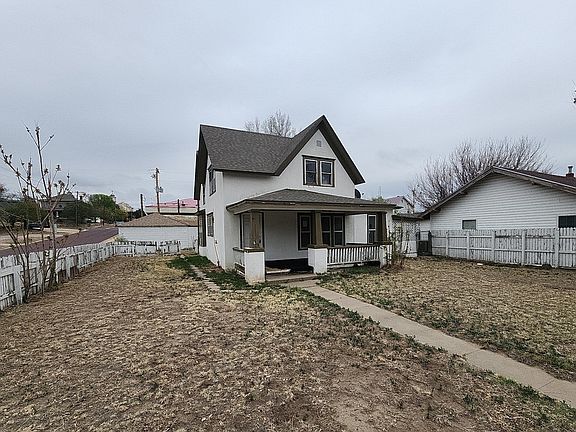 3rd image of 810 3rd Ave