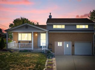 5 Claireview Dr, Carnegie, PA 15106