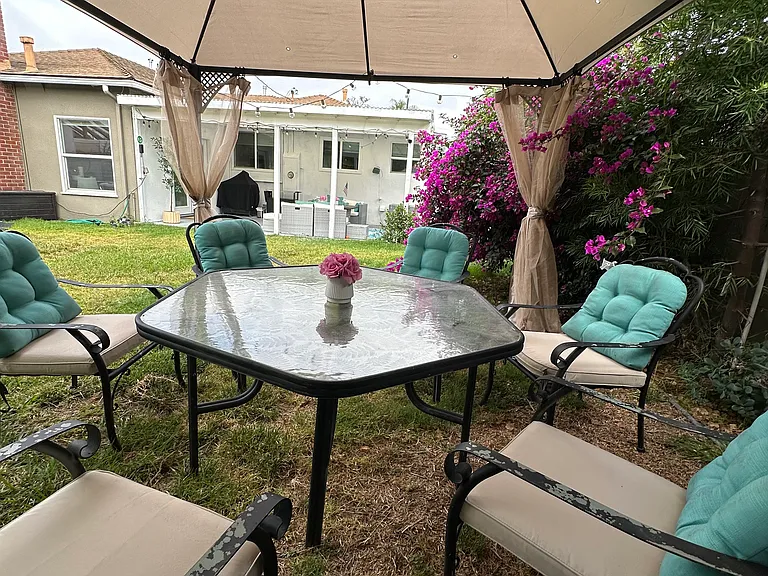 Ocana Ave — Photo 21