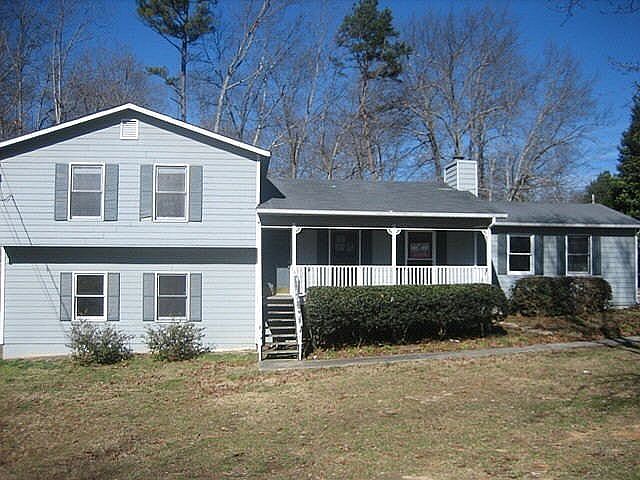 2nd image of 2231 Whitebluff Way