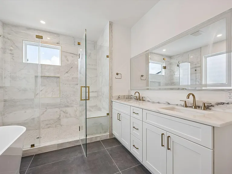 1034 W 17th St #B — Photo 21