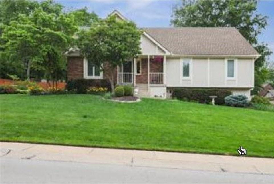 1st image of 2600 S Cochise Ave