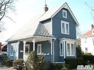 192 Maple Ave, Westbury, NY 11590