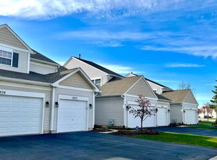 2822 White Thorn Cir, Naperville, IL 60564