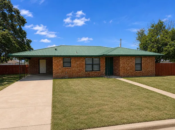 1 E Blanchard St, Eden, TX 76837