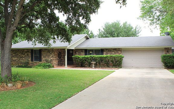 2nd image of 102 Chaparral Cir