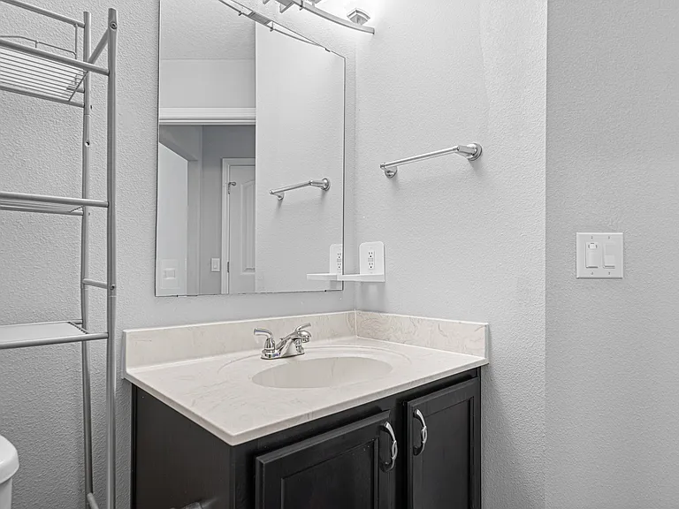 2132 Vizcaya Dr — Photo 13