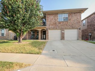 5733 Sapphire Pool Trl, Fort Worth, TX 76244