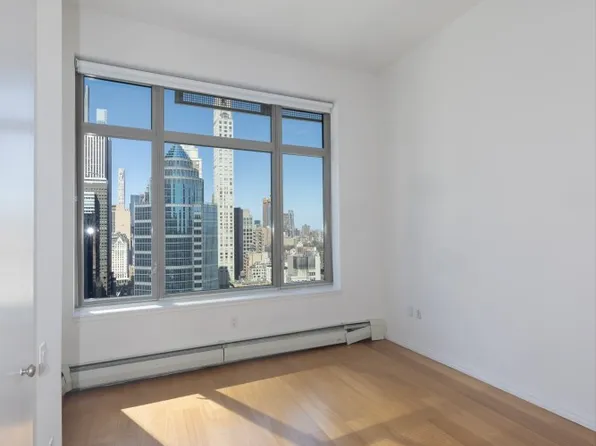 205 East 59th Street image 7 of 15