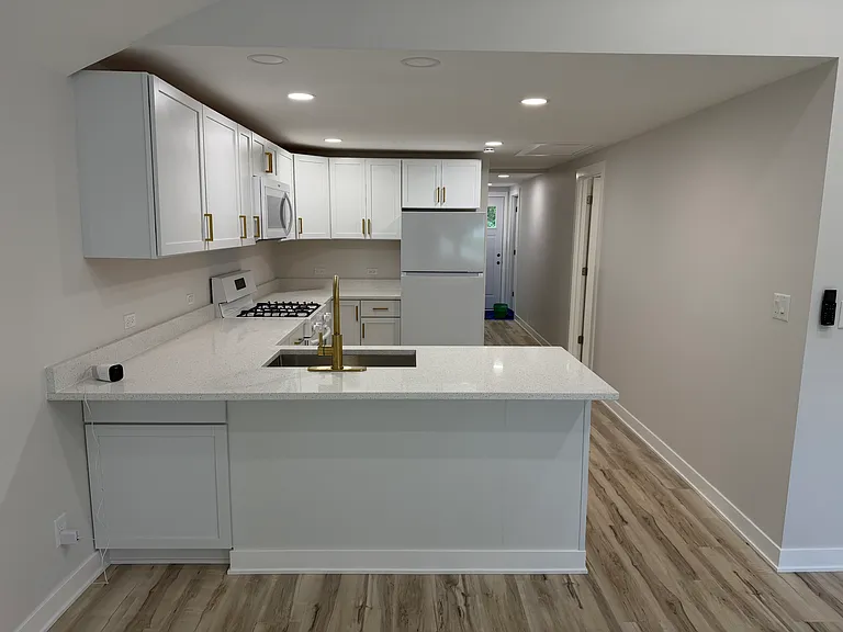 8650 Chicago Ave — Photo 7