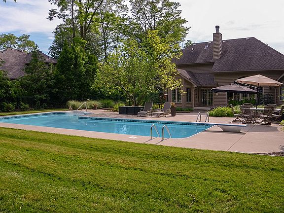 Heated pool is 50'x25' "L" 