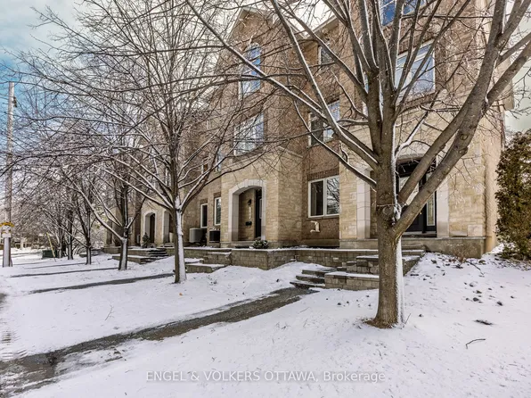 180 Lanark Ave, Ottawa, ON K1Z 1E5