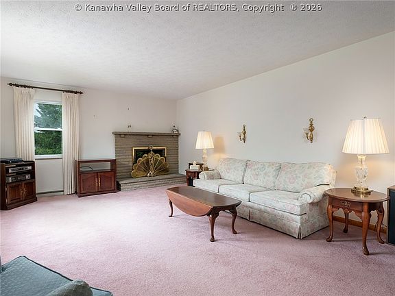 5th image of 417 Sunnybrook Dr