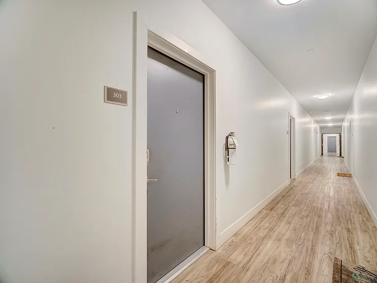 425 Bergen Ave #1 — Photo 8