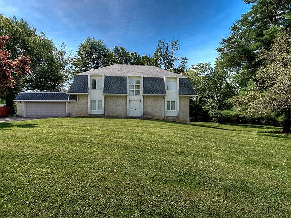 2nd image of 913 Morningside Dr